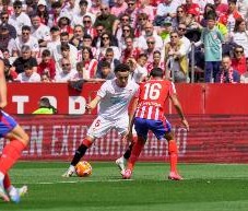 西媒：塞维利亚边锋巴尔加斯腿筋受伤，预计伤缺4-6周&amp;赛季报销